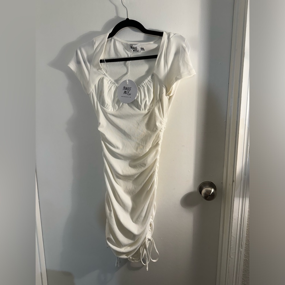 Princess Polly. BNWT SIZE 8. Ruched white dress